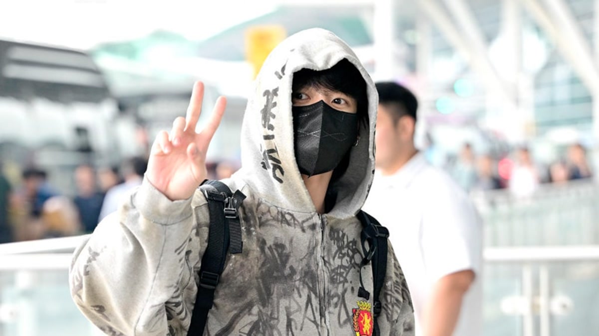 정국 2023년 7월 12일 인천공항 착장