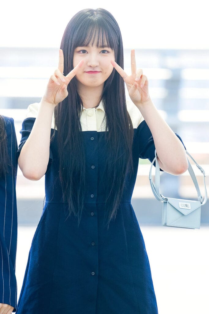 리즈 2023년 4월 7일 인천공항 착장