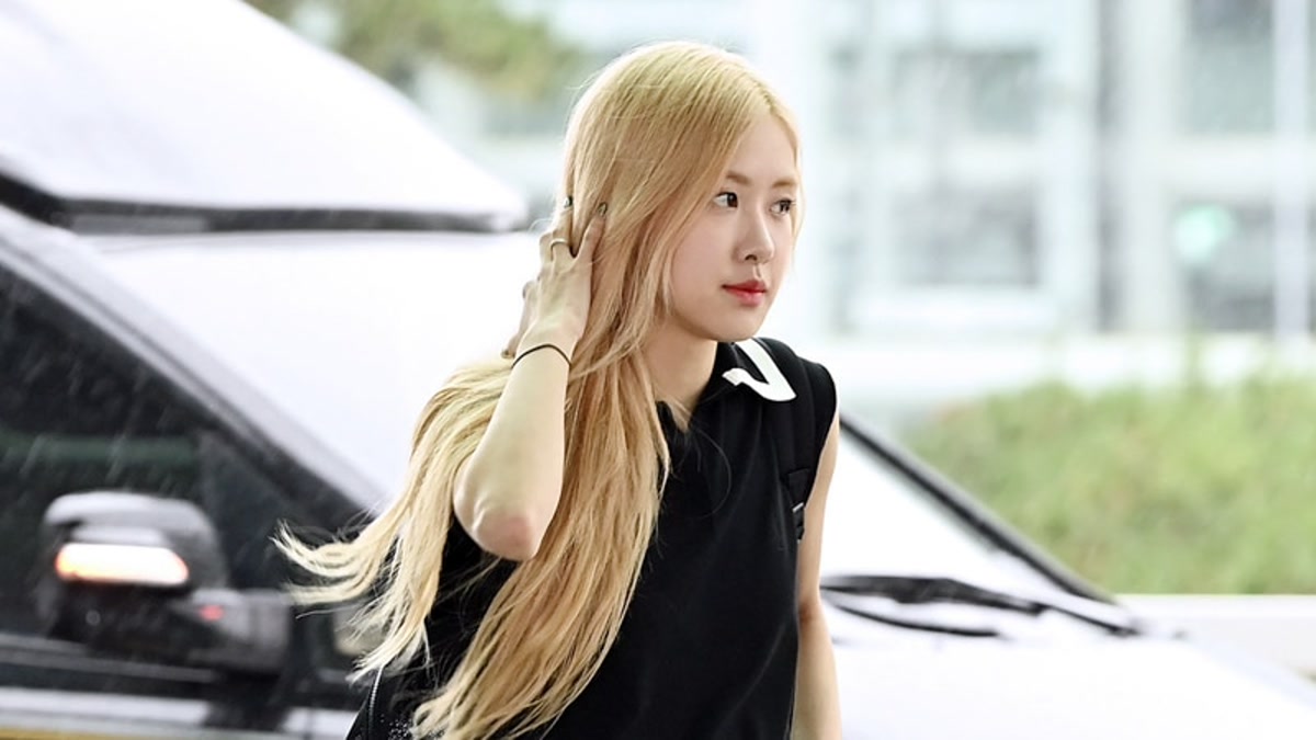 로제 2023년 7월 14일 인천공항 착장