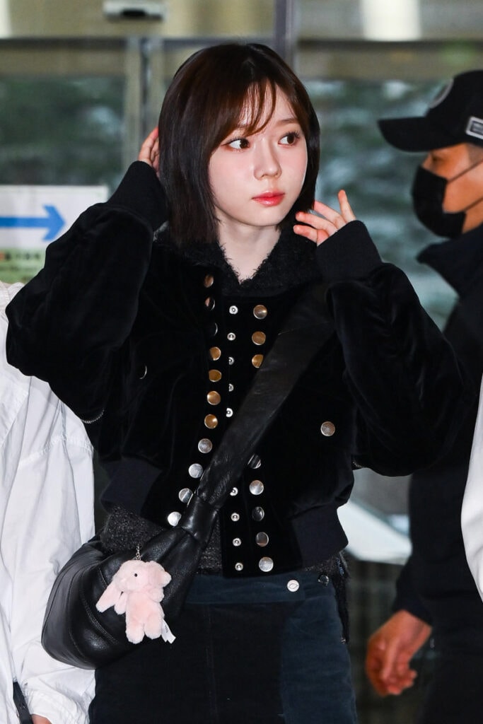윈터 2023년 3월 14일 김포공항 착장