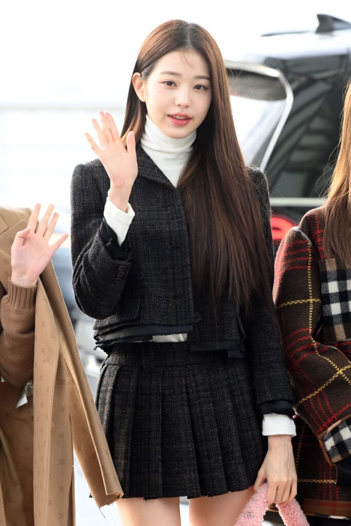 장원영 2022년 11월 28일 인천공항 착장