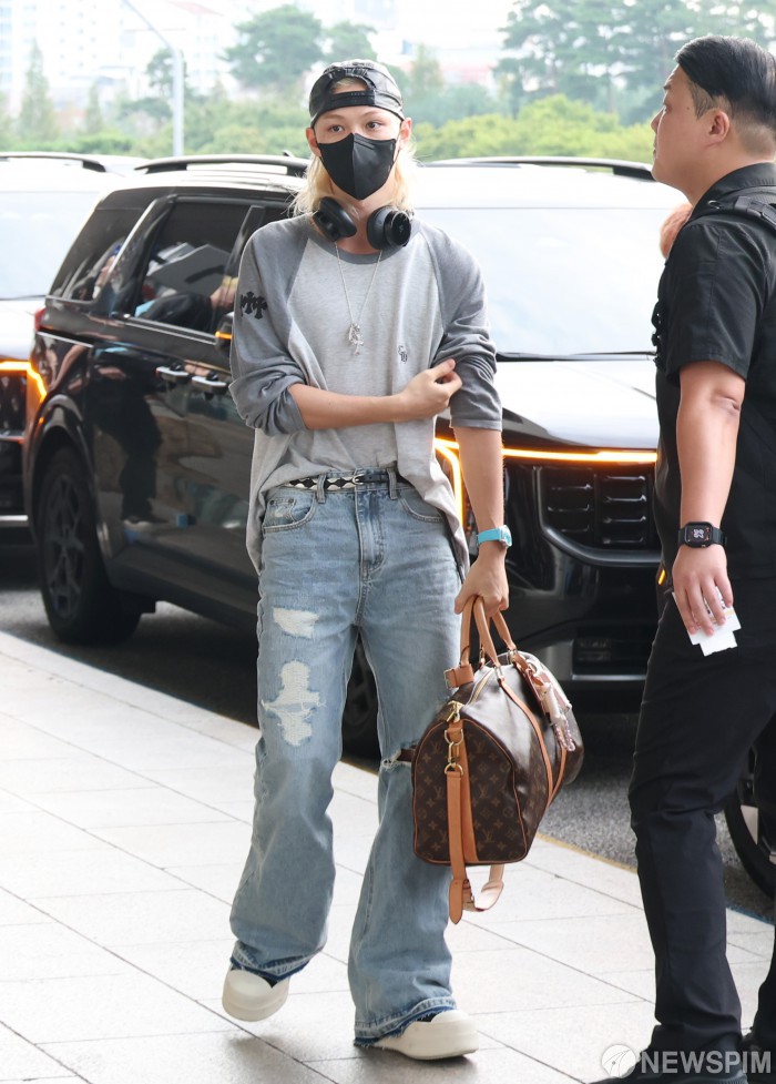 필릭스 2026년 8월 28일 김포공항 착장